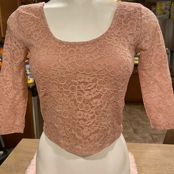 Pink crop top - Picture 1 of 3